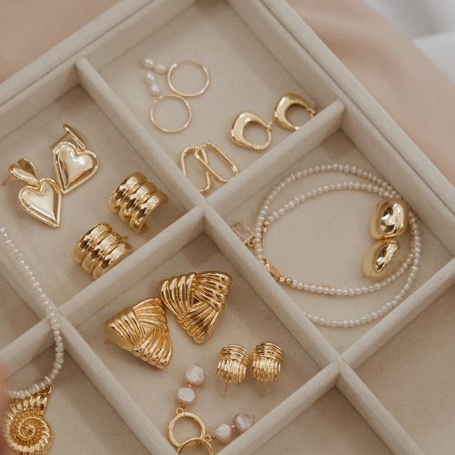 Triangle Knot Studs