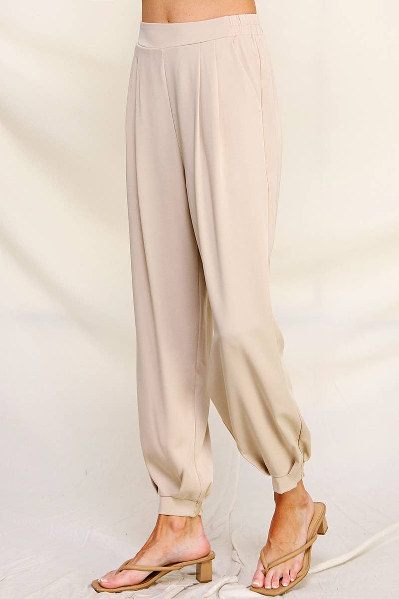 Pleated Jogger Pant
