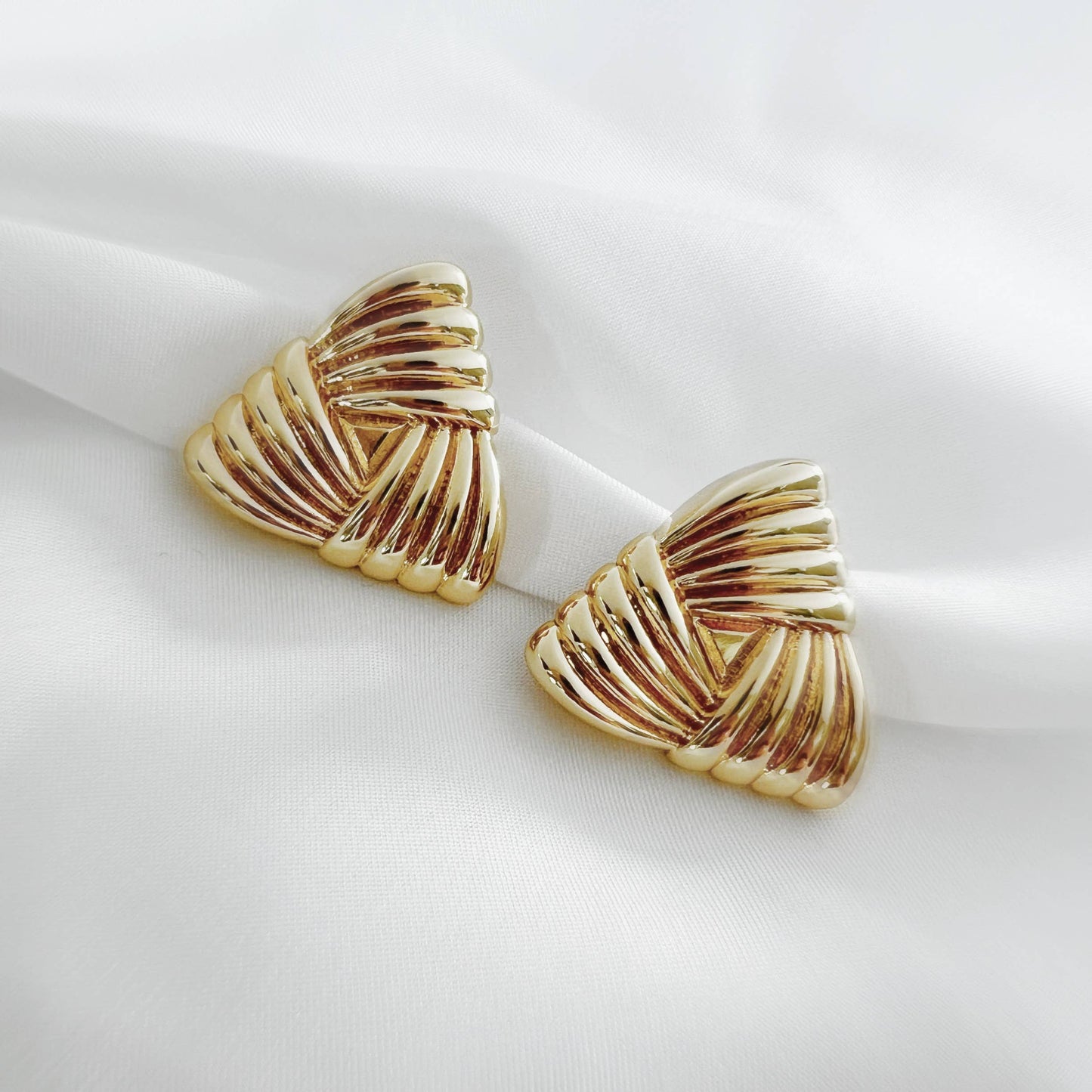 Triangle Knot Studs